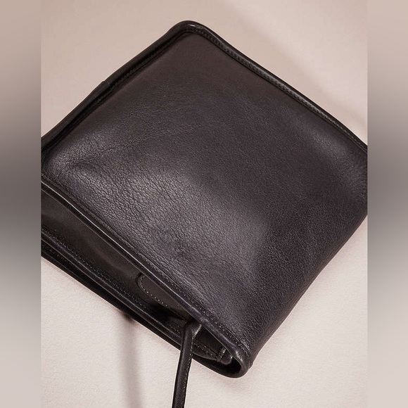 Coach Black Vintage Compact Pouch Shoulder Bag - Picture 3 of 10